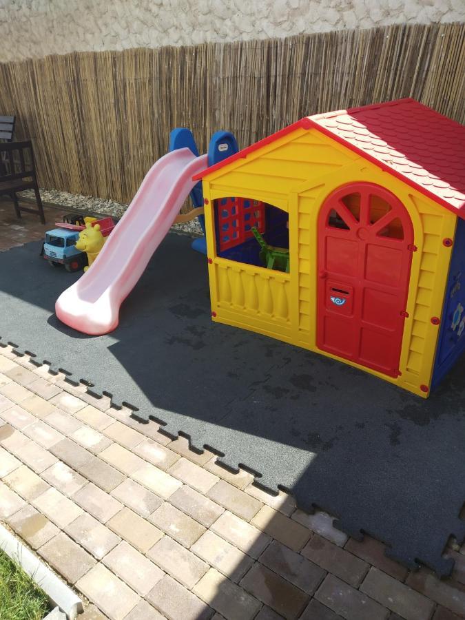 Ferienwohnung Apartman Blizko Brna S Dobovymi Dekoracemi Melcany Exterior foto